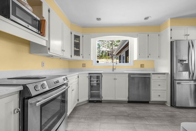 156 Duck Hill Rd, Duxbury, MA 02332