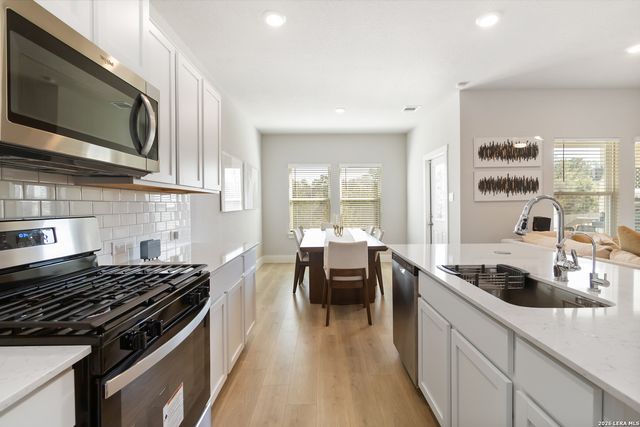 5006 Gem Parkway, San Antonio, TX 78266