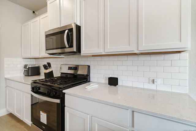 5006 Gem Parkway, San Antonio, TX 78266