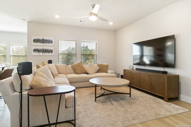 5006 Gem Parkway, San Antonio, TX 78266