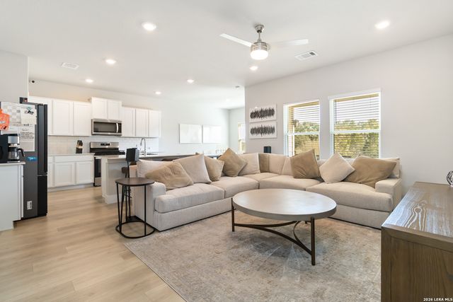 5006 Gem Parkway, San Antonio, TX 78266