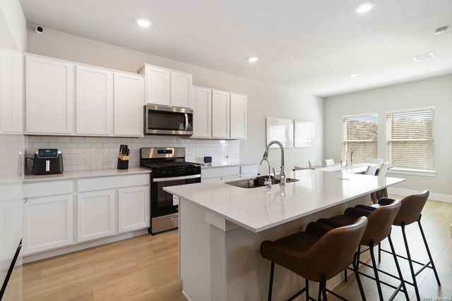 5006 Gem Parkway, San Antonio, TX 78266