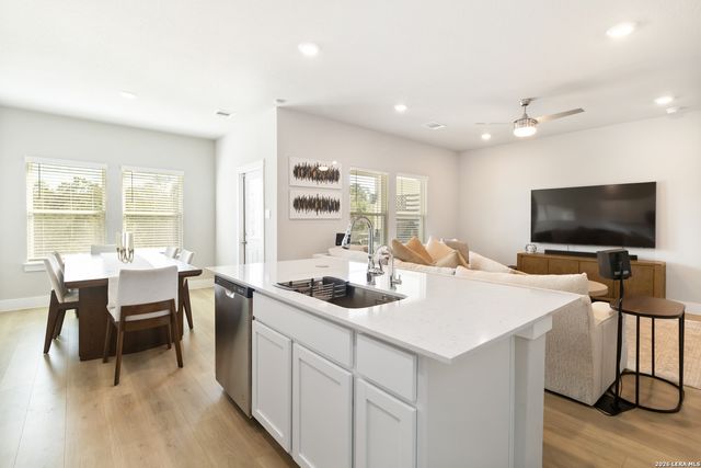 5006 Gem Parkway, San Antonio, TX 78266