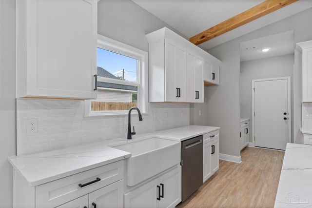 1420 Madelyn Woods Dr, Pensacola, FL 32506