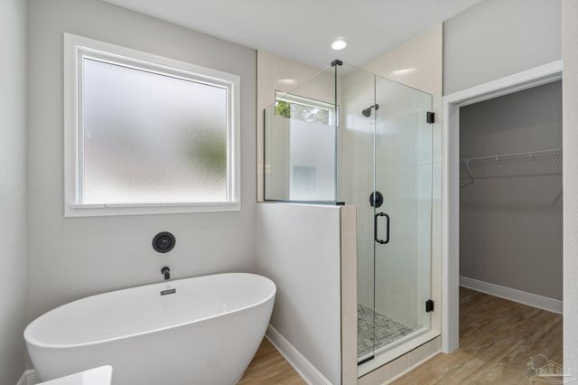 1420 Madelyn Woods Dr, Pensacola, FL 32506