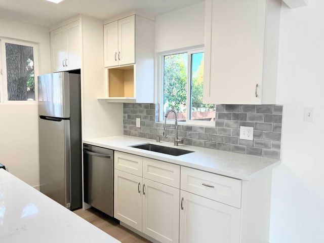2921 Calvin Avenue, Redwood City, CA 94063