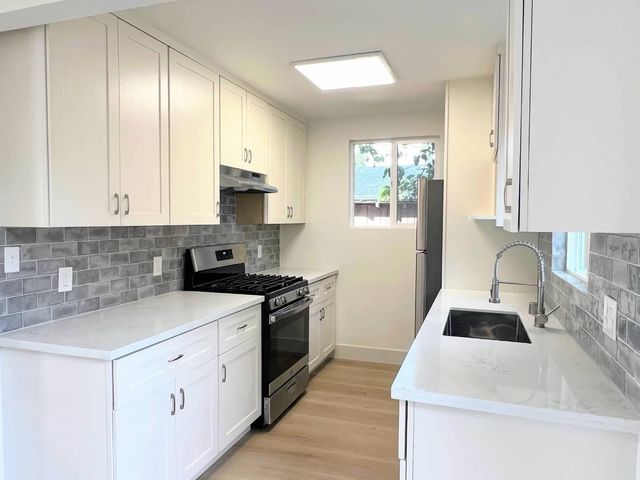 2921 Calvin Avenue, Redwood City, CA 94063