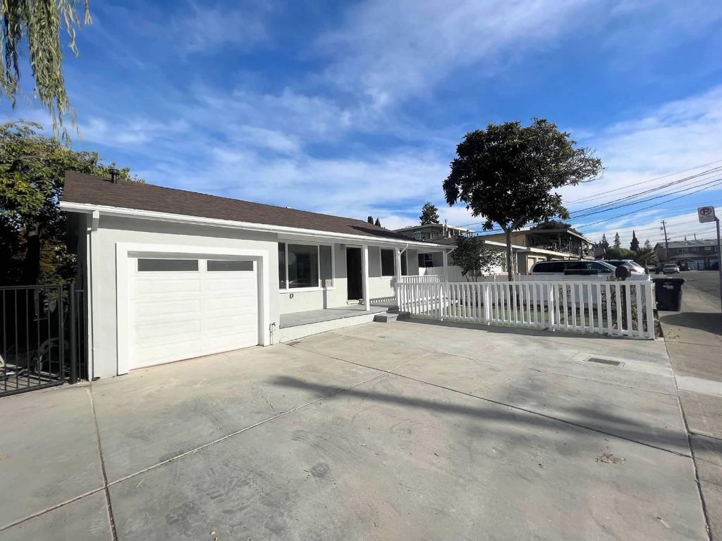 2921 Calvin Avenue, Redwood City, CA 94063