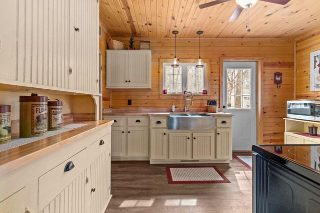 W6182 Lakeview Drive, Markesan, WI 53946