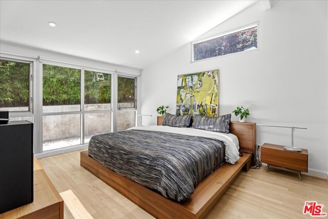 3567 Woodcliff Road, Los Angeles, CA 91403