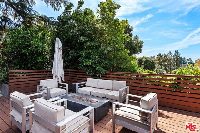 3567 Woodcliff Road, Los Angeles, CA 91403