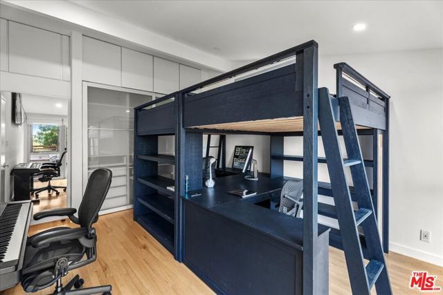 3567 Woodcliff Road, Los Angeles, CA 91403
