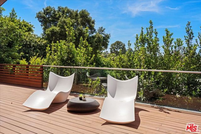 3567 Woodcliff Road, Los Angeles, CA 91403