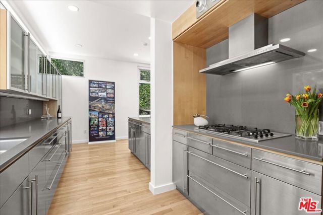 3567 Woodcliff Road, Los Angeles, CA 91403