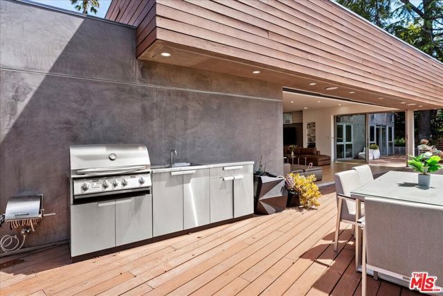 3567 Woodcliff Road, Los Angeles, CA 91403