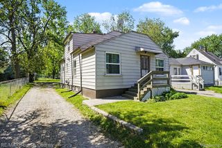 2062 E Schumacher Avenue, Burton, MI 48529