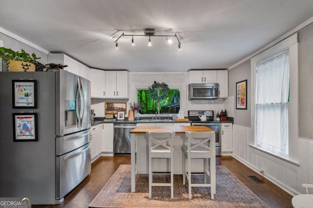 2152 Forrest Place NW, Atlanta, GA 30318