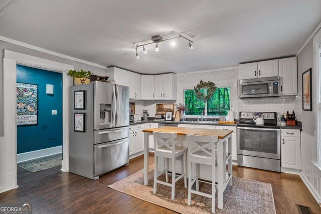 2152 Forrest Place NW, Atlanta, GA 30318