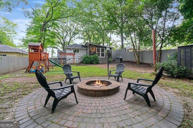 2152 Forrest Place NW, Atlanta, GA 30318