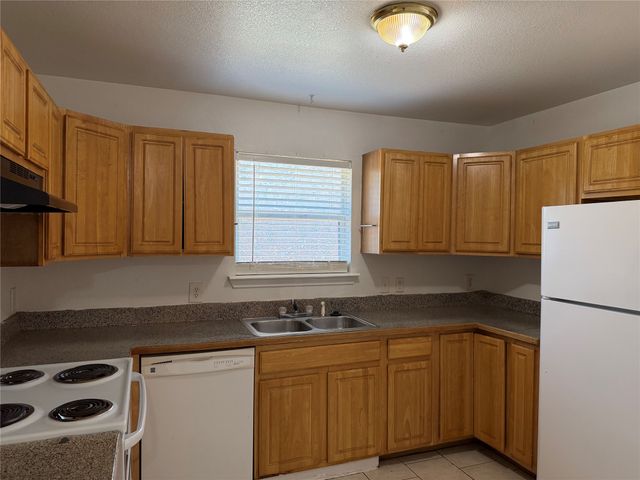 5500 David Strickland Road, Fort Worth, TX 76119