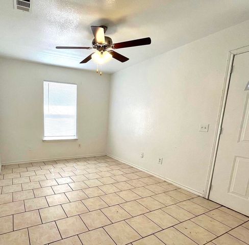 5500 David Strickland Road, Fort Worth, TX 76119