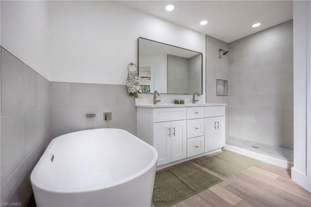 2718 NW 5th ST, Cape Coral, FL 33993