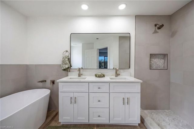 2718 NW 5th ST, Cape Coral, FL 33993