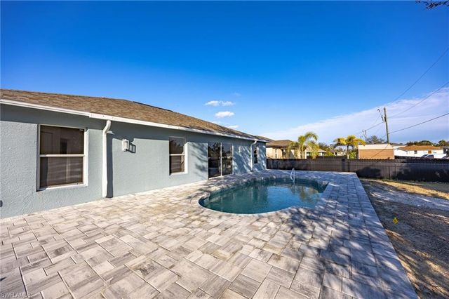 2718 NW 5th ST, Cape Coral, FL 33993