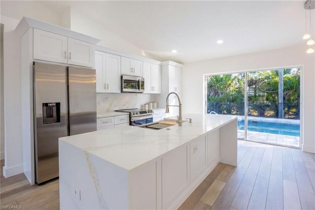 2718 NW 5th ST, Cape Coral, FL 33993