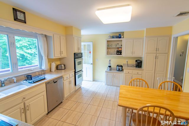 113 Dogwood Lane, Stamford, CT 06903