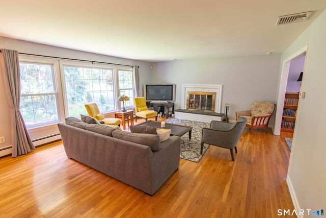 113 Dogwood Lane, Stamford, CT 06903