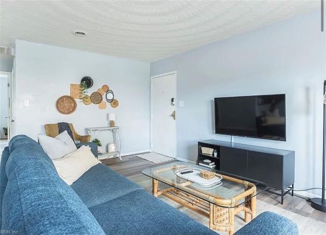 2100 Arctic Ave Apt 14, Virginia Beach, VA 23451