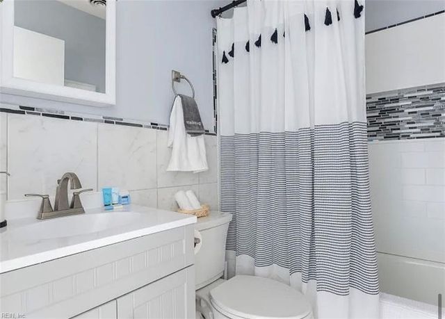 2100 Arctic Ave Apt 14, Virginia Beach, VA 23451