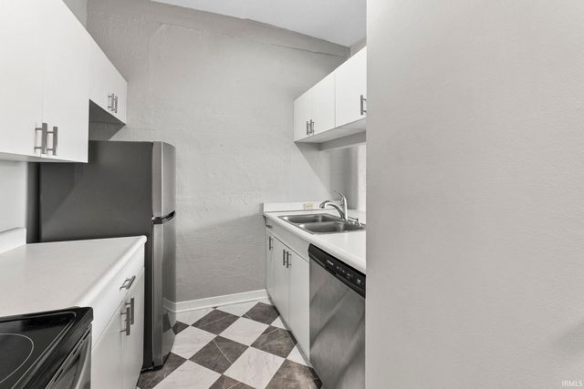 112 W Washington Blvd Apt 328, Fort Wayne, IN 46802