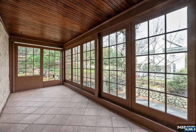 342 Hillcrest Road, Ridgewood, NJ 07450