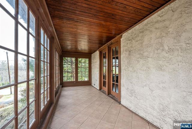 342 Hillcrest Road, Ridgewood, NJ 07450