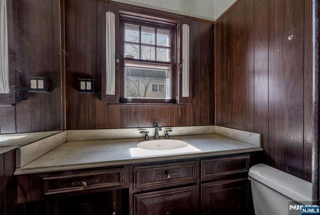 342 Hillcrest Road, Ridgewood, NJ 07450