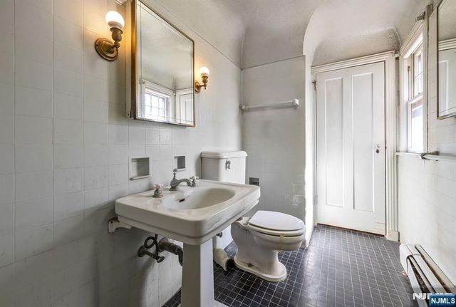 342 Hillcrest Road, Ridgewood, NJ 07450