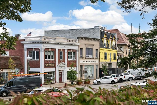 342 Hillcrest Road, Ridgewood, NJ 07450