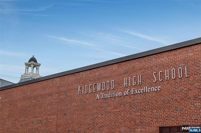 342 Hillcrest Road, Ridgewood, NJ 07450