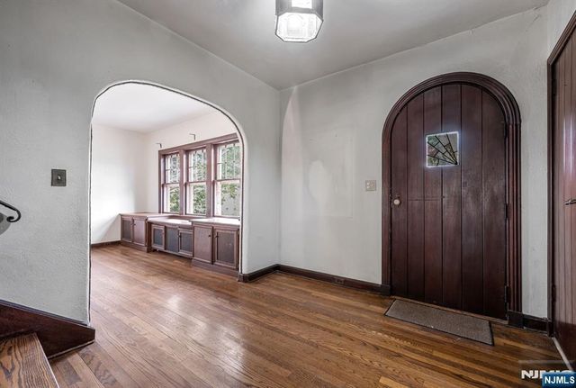 342 Hillcrest Road, Ridgewood, NJ 07450