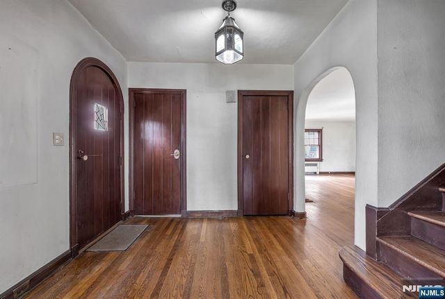 342 Hillcrest Road, Ridgewood, NJ 07450