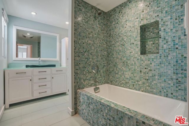 4311 W Sarah Street, Burbank, CA 91505