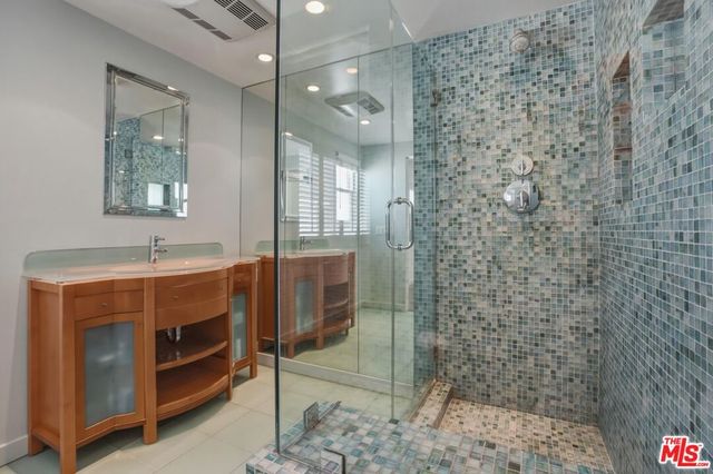 4311 W Sarah Street, Burbank, CA 91505