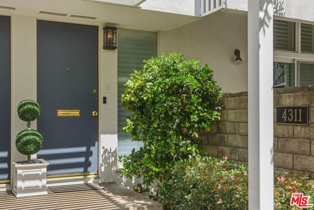 4311 W Sarah Street, Burbank, CA 91505