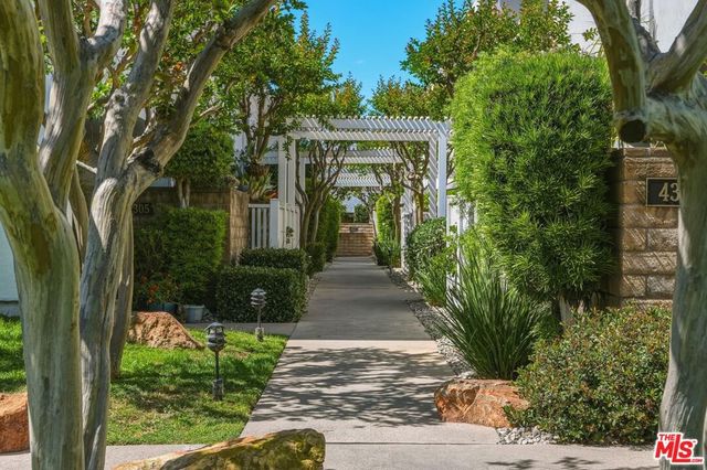 4311 W Sarah Street, Burbank, CA 91505