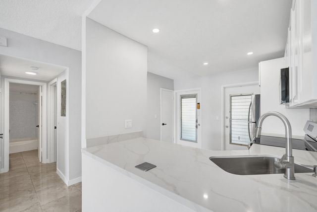 455 Paradise Isle Boulevard 305, Hallandale Beach, FL 33009