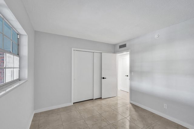 455 Paradise Isle Boulevard 305, Hallandale Beach, FL 33009