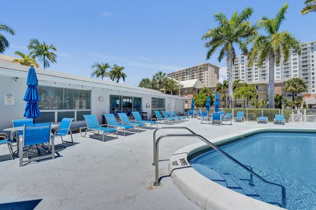 455 Paradise Isle Boulevard 305, Hallandale Beach, FL 33009