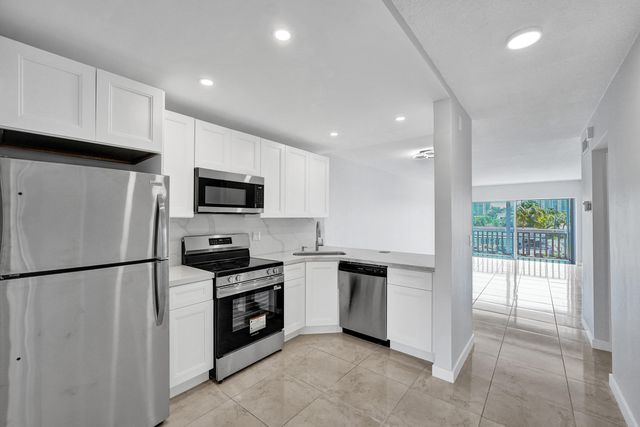 455 Paradise Isle Boulevard 305, Hallandale Beach, FL 33009